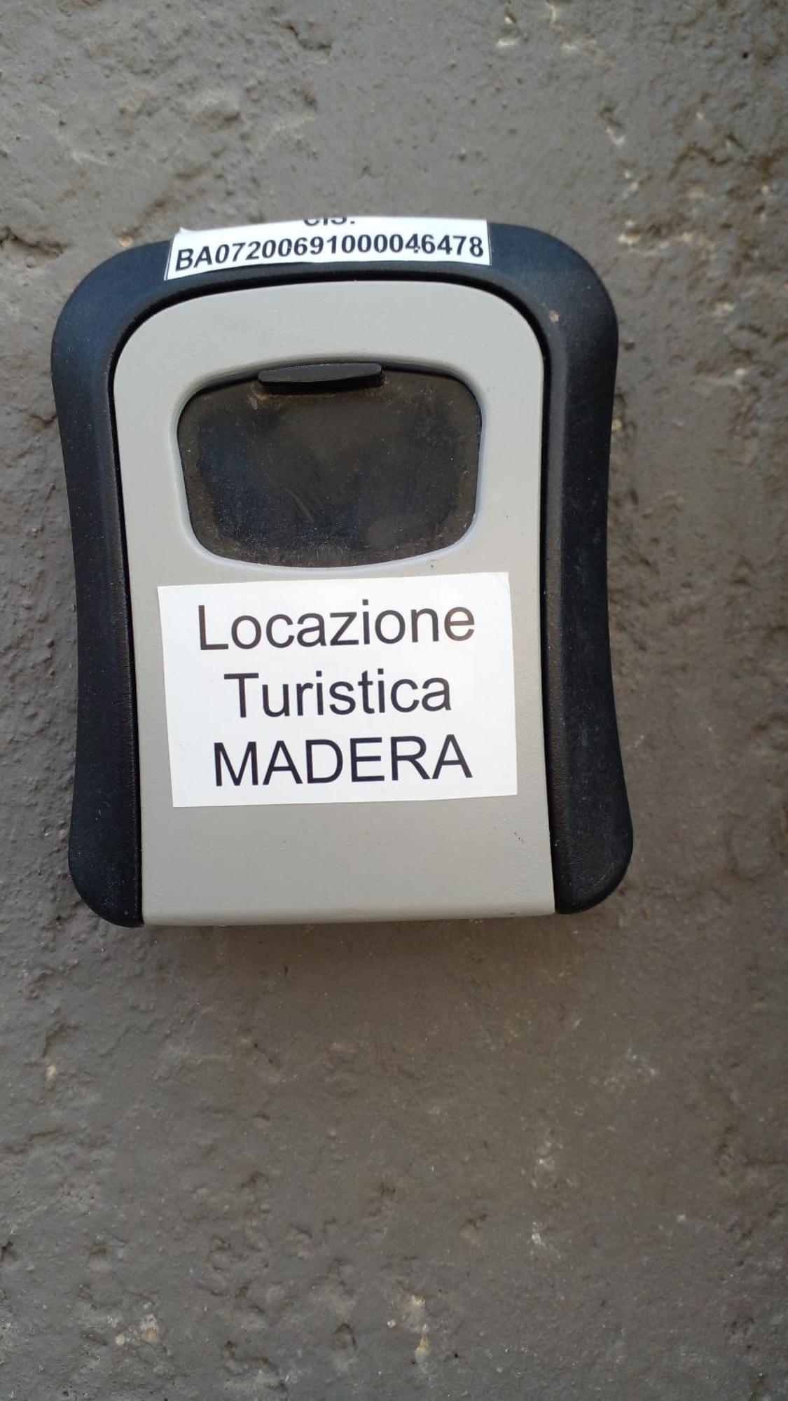 ホテル Locazione Turistica Madera バーリ エクステリア 写真